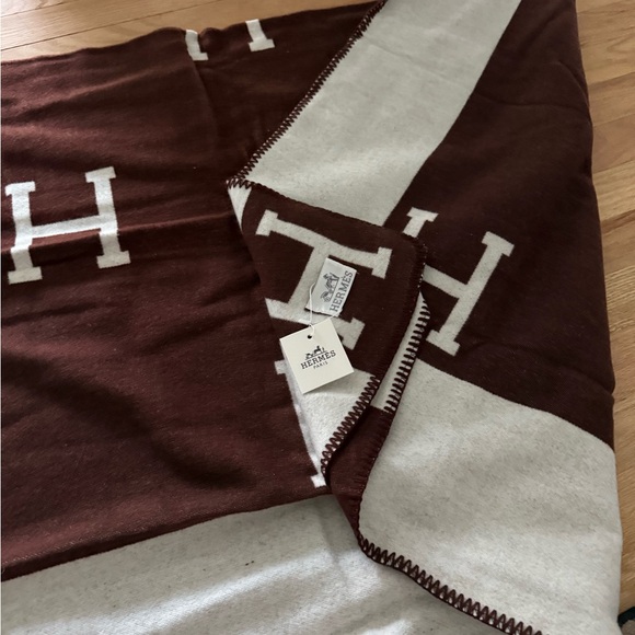 Hermes Rich Brown and Cream Throw - Picture 1 of 5